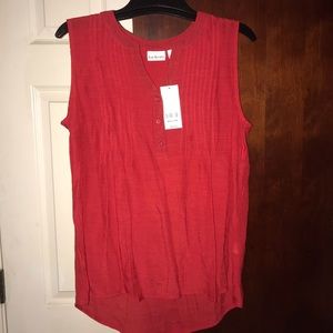 Sleeveless red blouse M pleated front
